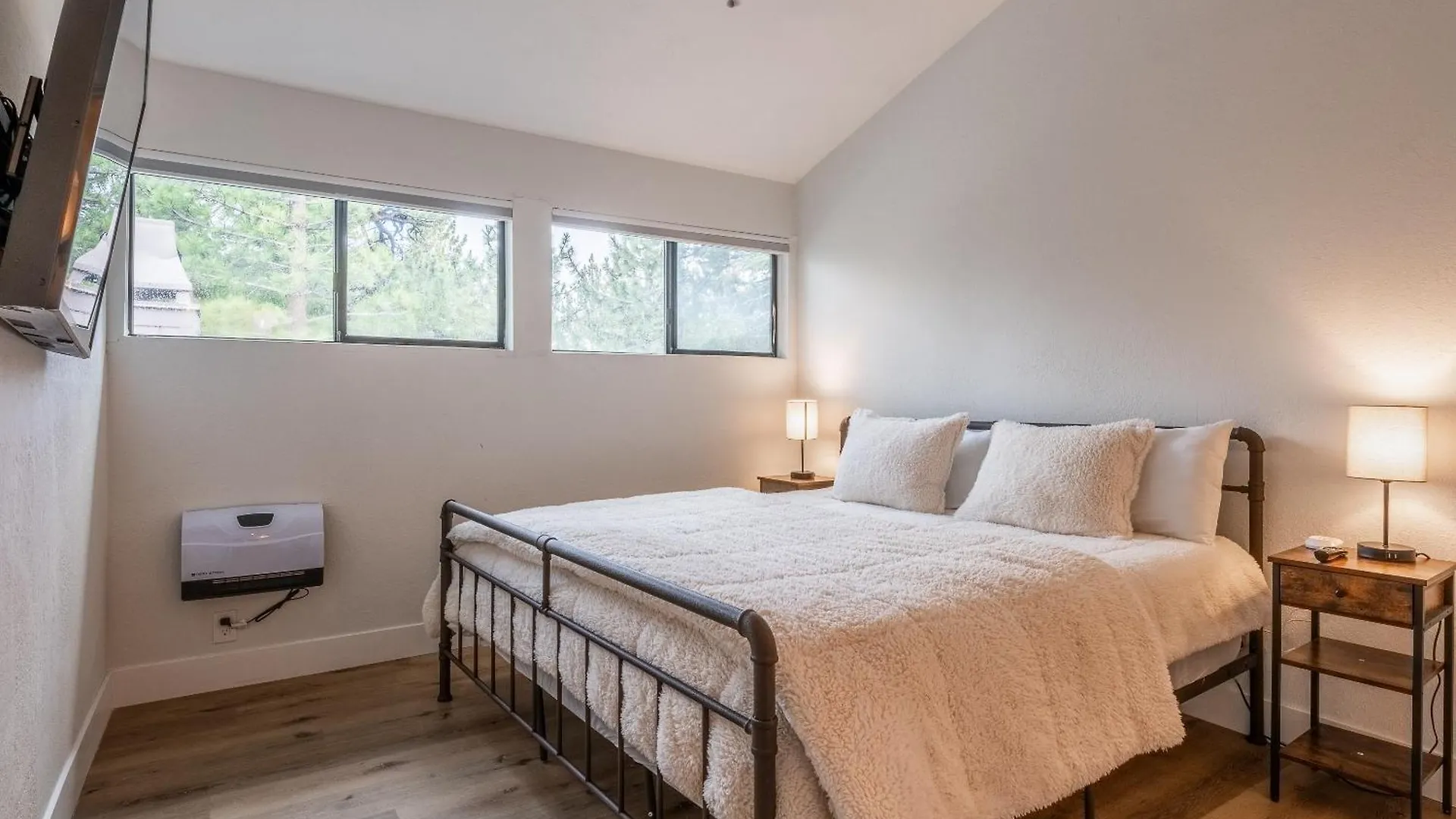 New Listing 2 Bedroom +Loft 2 Bath Summit E Bldg. #8 Condo Sleeps 8, Steps To Eagle Lodge/Chair #15 Mammoth Lakes Casa de Férias
