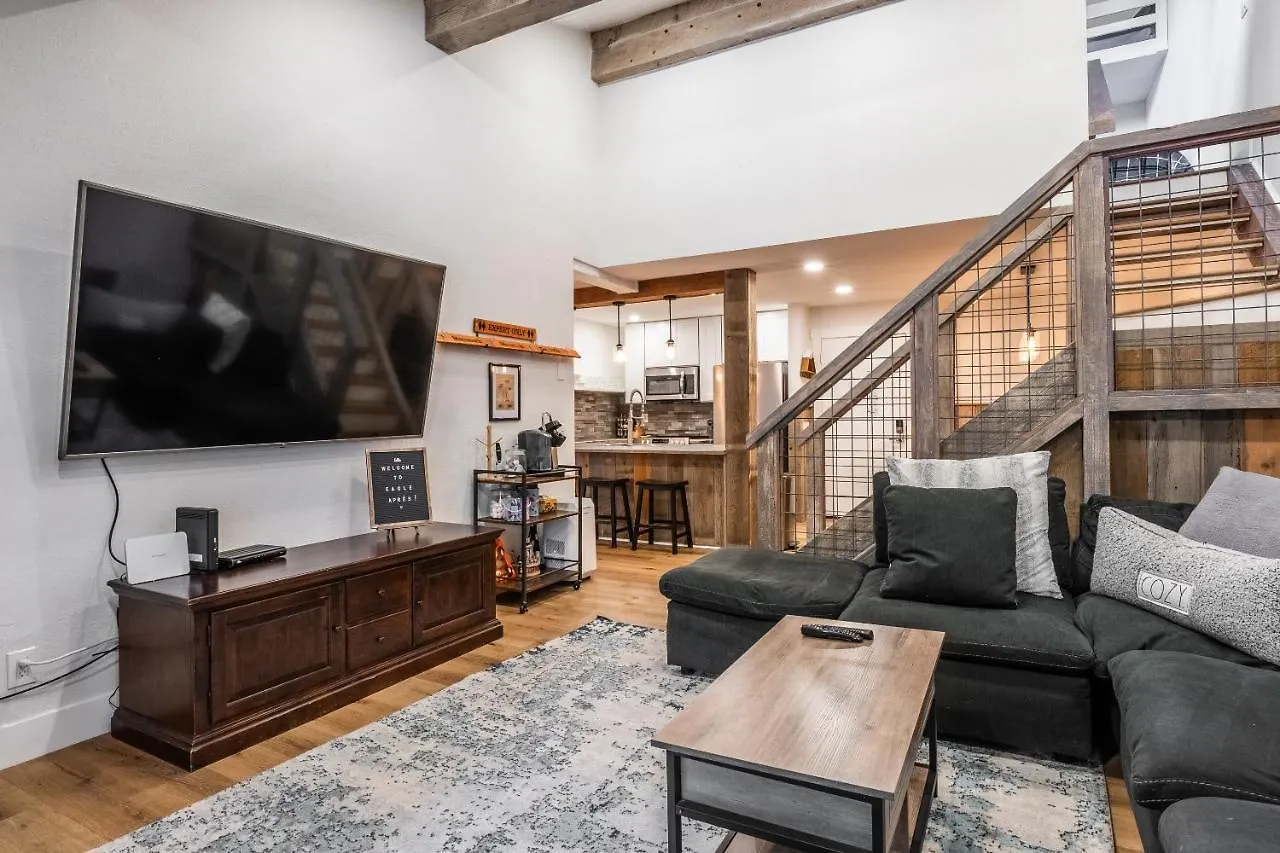 Holiday home New Listing 2 Bedroom +Loft 2 Bath Summit E Bldg. #8 Condo Sleeps 8, Steps To Eagle Lodge/Chair #15 Mammoth Lakes