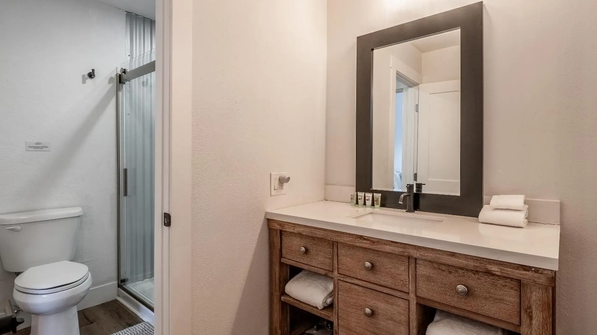 New Listing 2 Bedroom +Loft 2 Bath Summit E Bldg. #8 Condo Sleeps 8, Steps To Eagle Lodge/Chair #15 Mammoth Lakes Holiday home