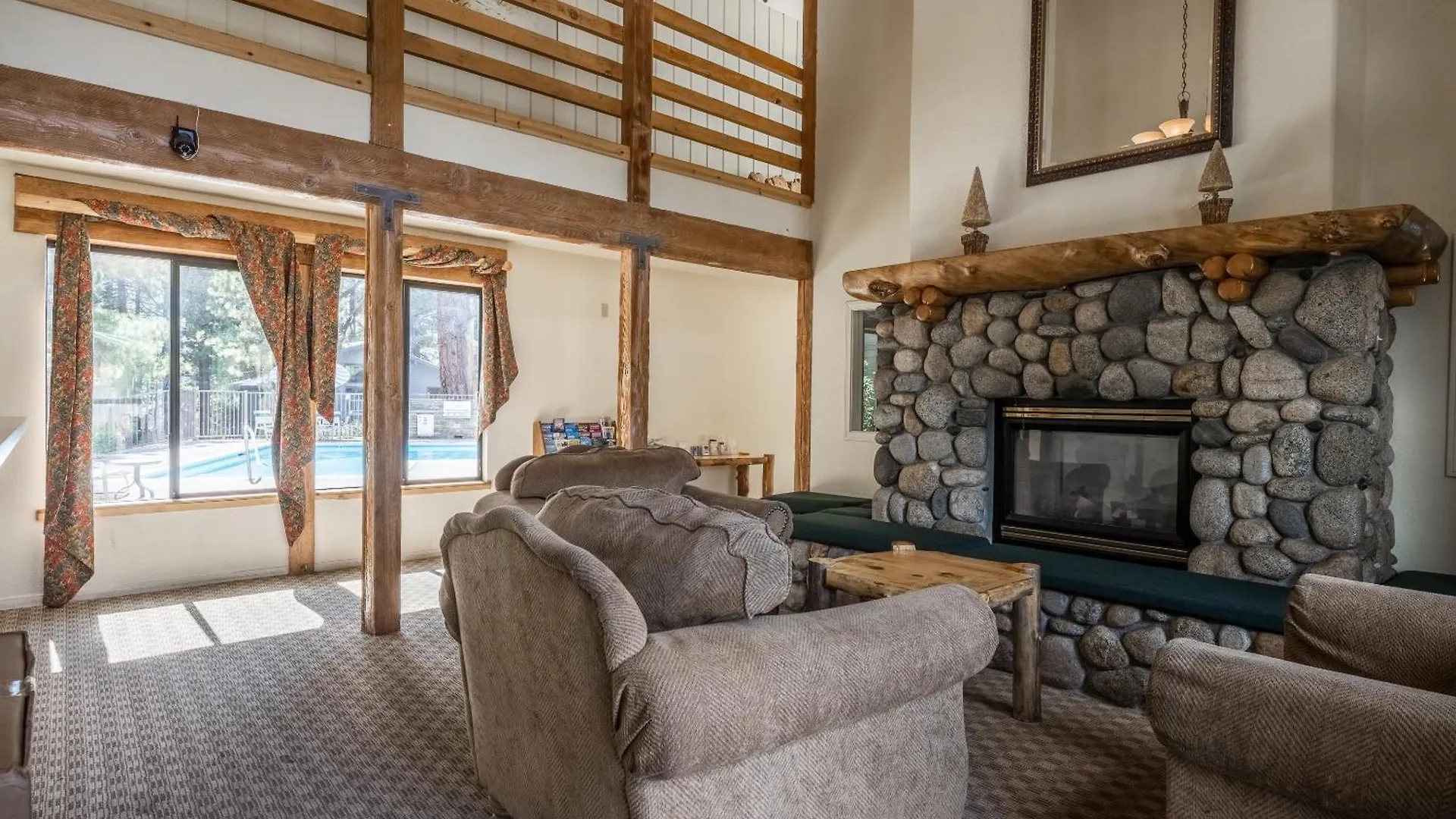 New Listing 2 Bedroom +Loft 2 Bath Summit E Bldg. #8 Condo Sleeps 8, Steps To Eagle Lodge/Chair #15 Mammoth Lakes Holiday home