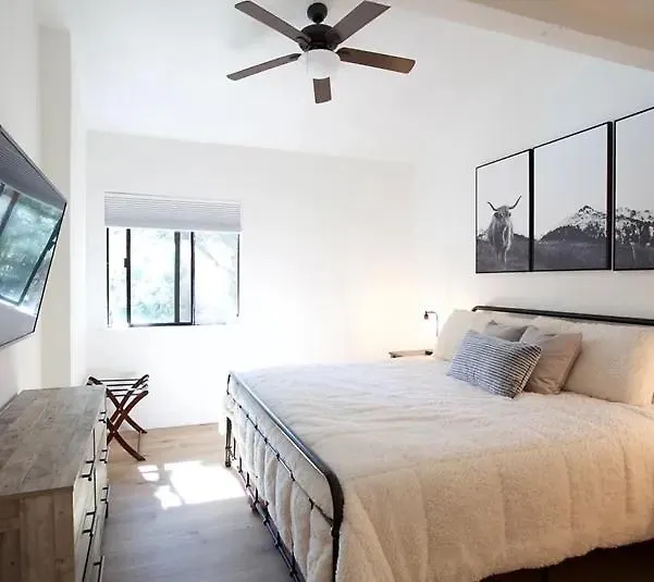 New Listing 2 Bedroom +Loft 2 Bath Summit E Bldg. #8 Condo Sleeps 8, Steps To Eagle Lodge/Chair #15 Mammoth Lakes