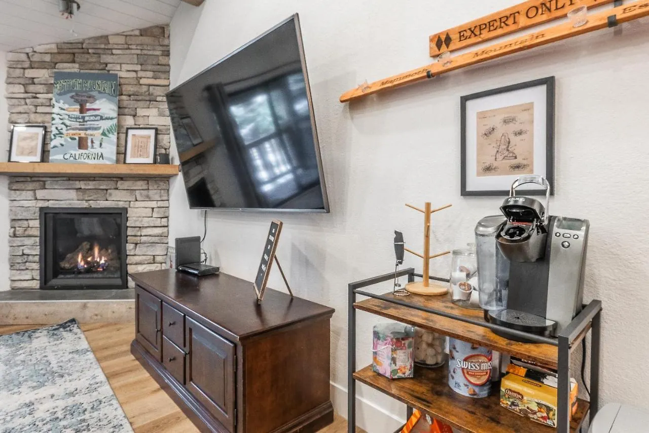 New Listing 2 Bedroom +Loft 2 Bath Summit E Bldg. #8 Condo Sleeps 8, Steps To Eagle Lodge/Chair #15 Mammoth Lakes 0*,