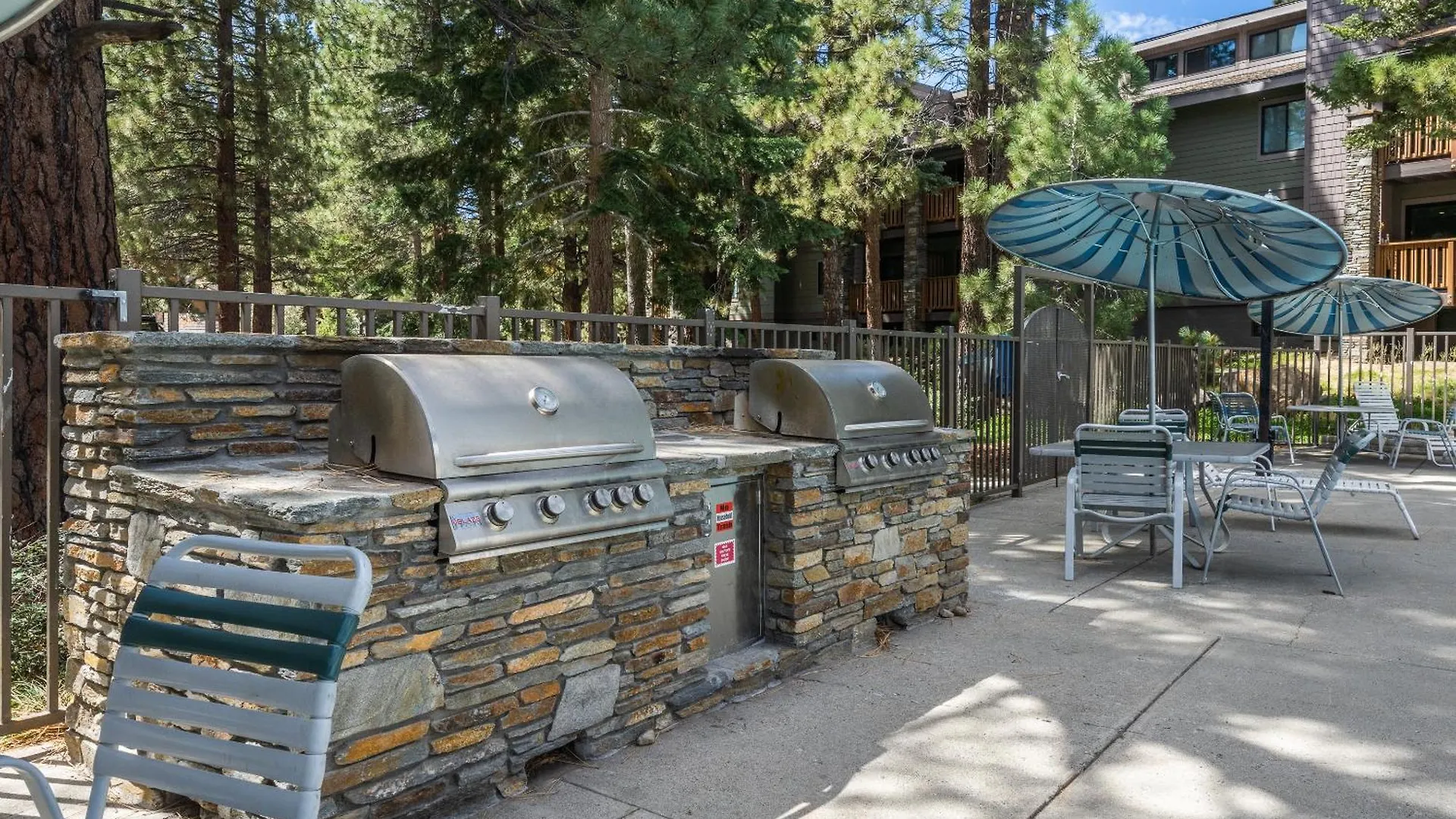 Holiday home New Listing 2 Bedroom +Loft 2 Bath Summit E Bldg. #8 Condo Sleeps 8, Steps To Eagle Lodge/Chair #15 Mammoth Lakes United States